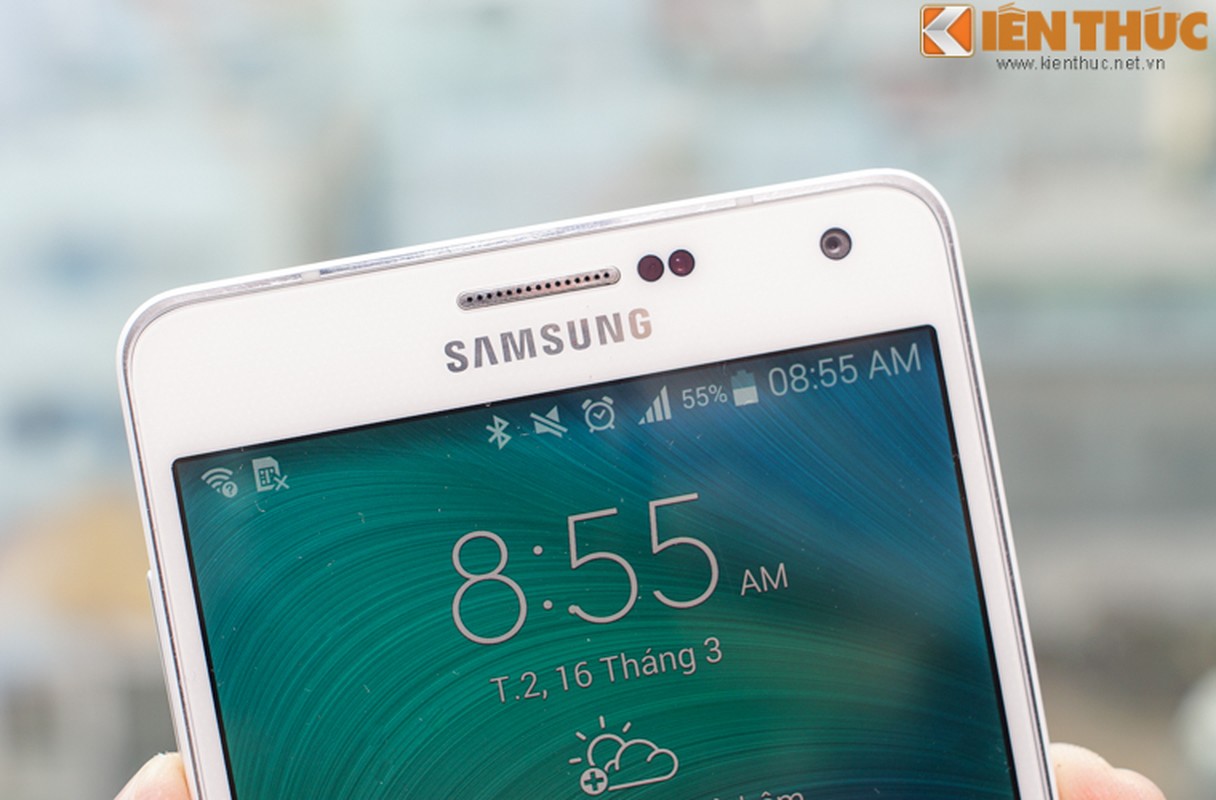 Trai nghiem dien thoai Samsung Galaxy A7 vua ban o Viet Nam-Hinh-2